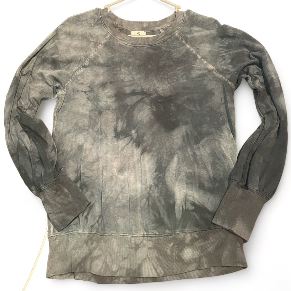 Women’s sweatshirt